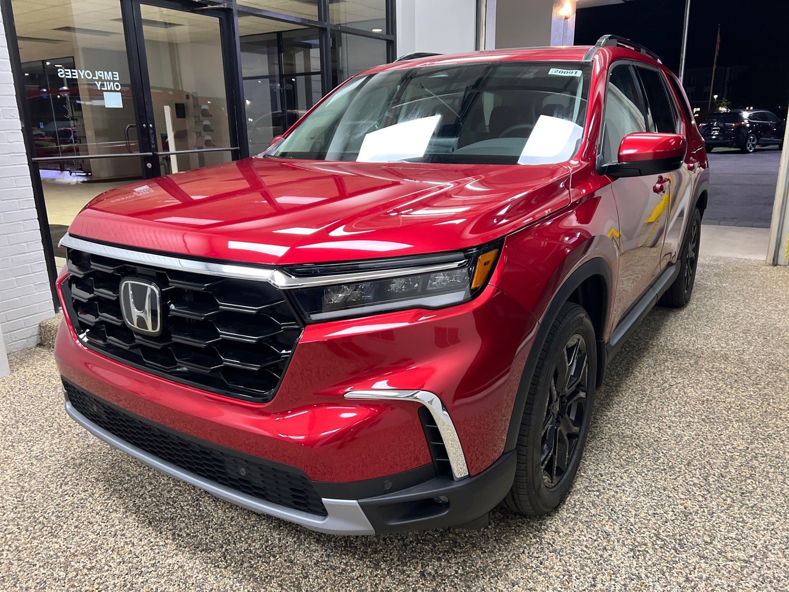 Used 2025 Honda Pilot Touring image 5