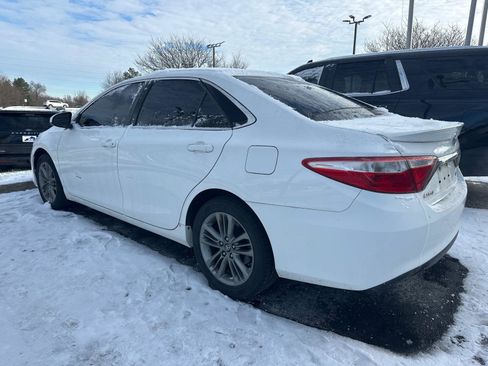 Used 2017 Toyota Camry SE image 9