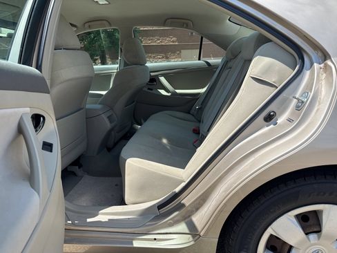 Used 2009 Toyota Camry XLE FWD image 6
