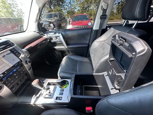 Used 2022 Toyota 4Runner Limited AWD/4WD image 28