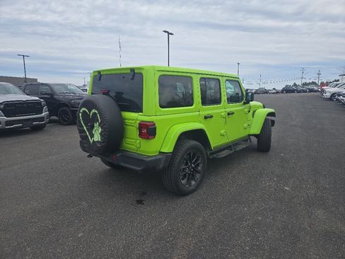 Used 2021 Jeep Wrangler Unlimited Sahara w/ Cold Weather Group AWD/4WD image 7