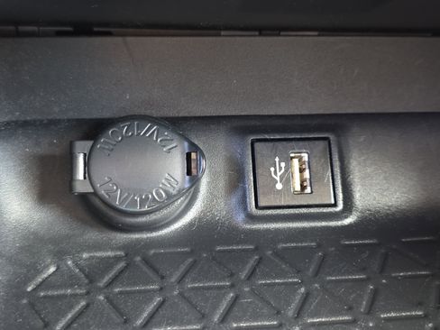 Used 2024 Toyota RAV4 XLE image 32