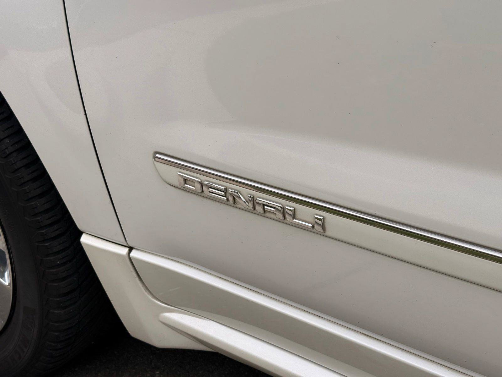 Used 2016 GMC Acadia Denali AWD/4WD image 19