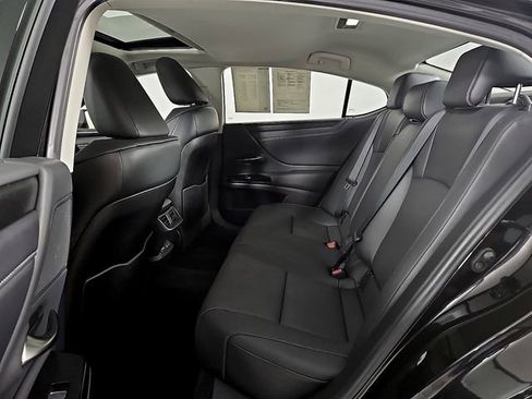 Used 2023 Lexus ES 350 w/ Premium Package image 11