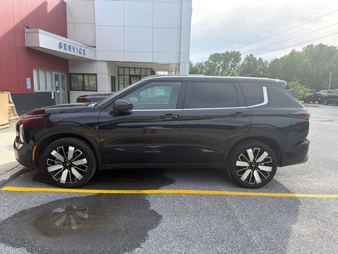 Used 2025 Mitsubishi Outlander SE AWD/4WD image 4