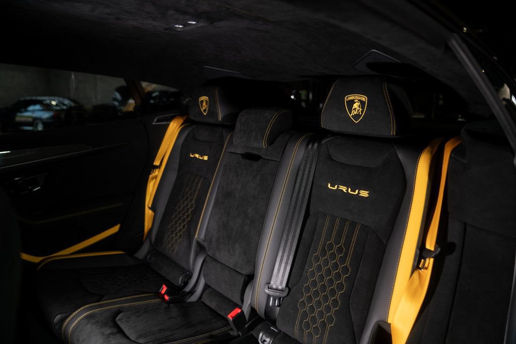 Used 2024 Lamborghini Urus Performante AWD/4WD image 21