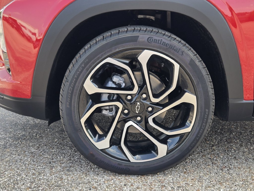 New 2026 Chevrolet Trax RS w/ Sunroof Package FWD image 14