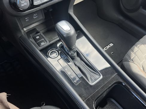 Used 2021 Nissan Kicks SR FWD image 9