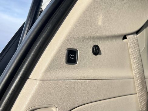 Used 2021 Chrysler Voyager Lxi image 22