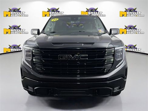 Used 2022 GMC Sierra 1500 Elevation w/ Preferred Package image 2