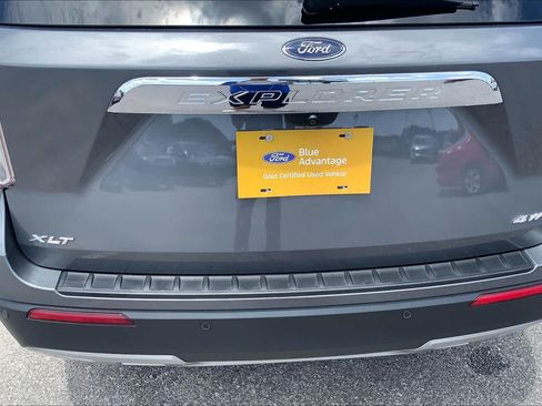 Certified 2023 Ford Explorer XLT w/ Equipment Group 202A AWD/4WD image 10