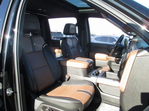 Used 2020 Chevrolet Silverado 3500 High Country w/ Z71 Off-Road Package image 23