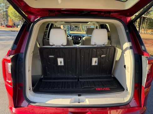 Used 2022 GMC Acadia Denali w/ Trailering Package image 9