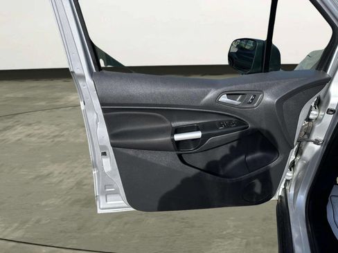 Used 2017 Ford Transit Connect XLT FWD image 10