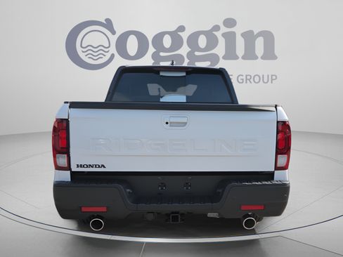 New 2026 Honda Ridgeline Black Edition image 4