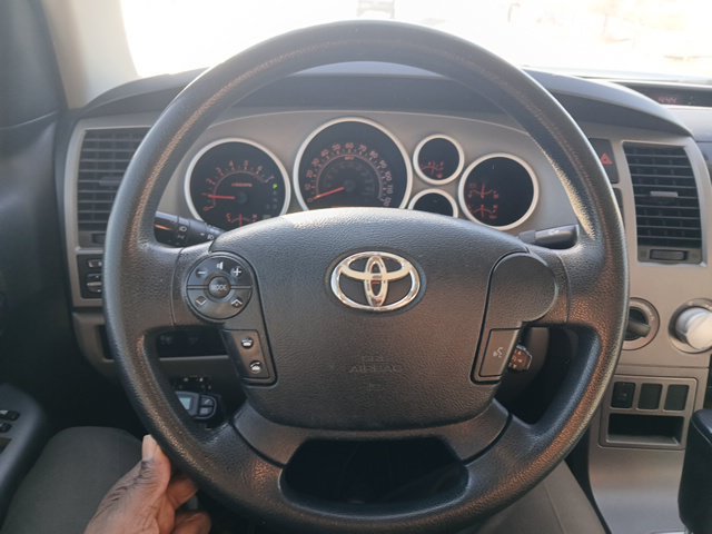 Used 2012 Toyota Tundra 4x4 CrewMax w/ SR5 Pkg image 10