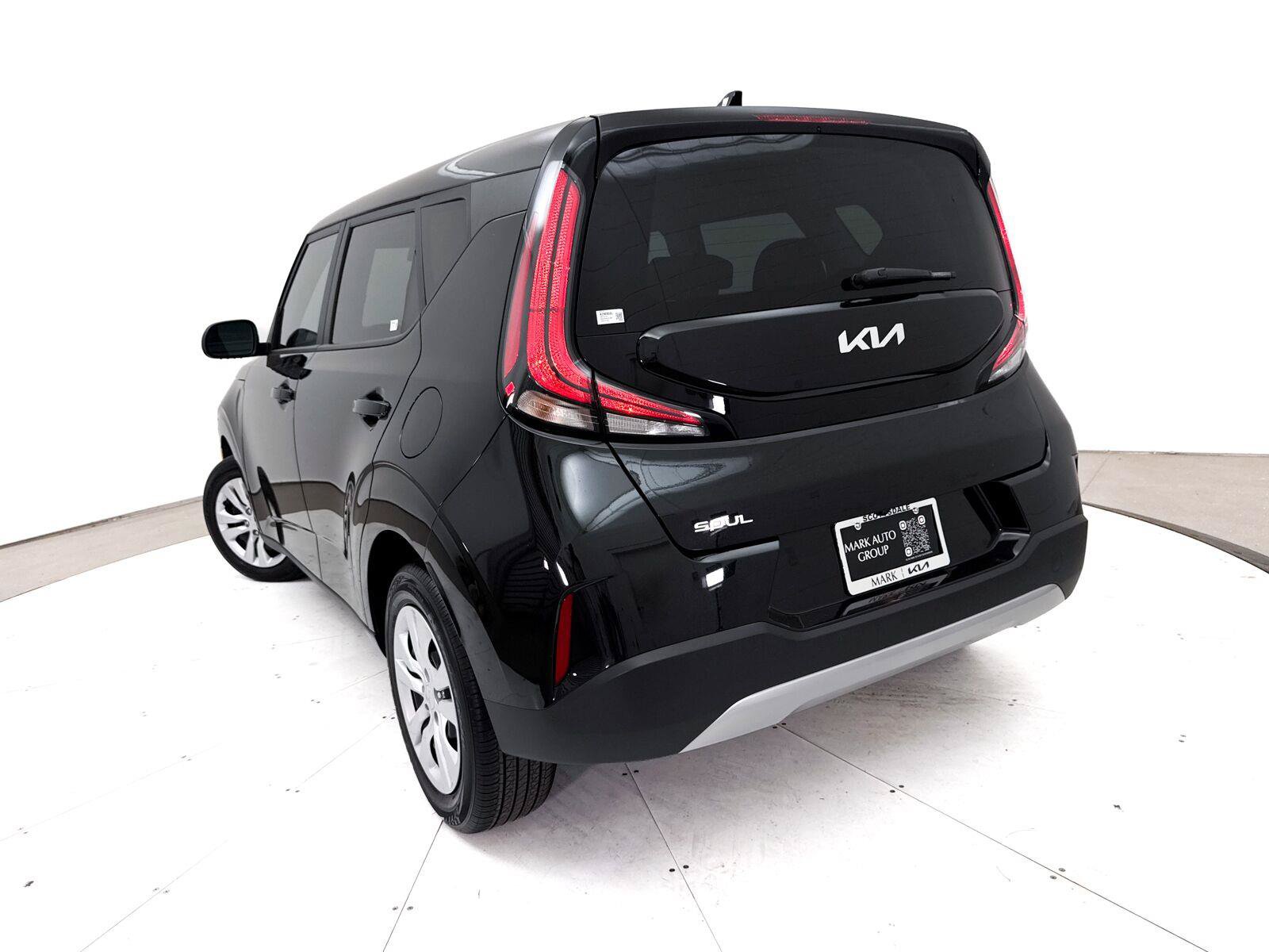 Used 2025 Kia Soul LX FWD image 6