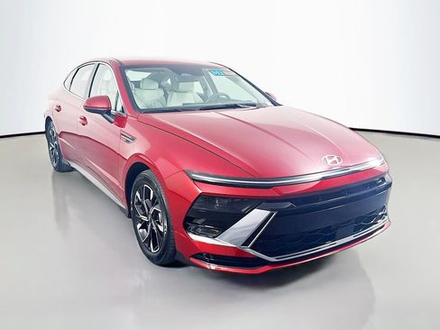 Used 2025 Hyundai Sonata SEL FWD image 3