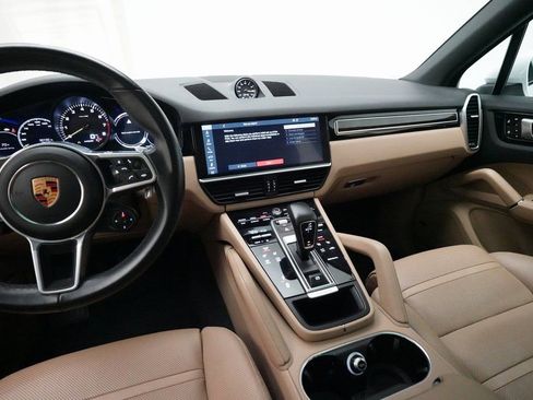 Certified 2019 Porsche Cayenne E-Hybrid image 24