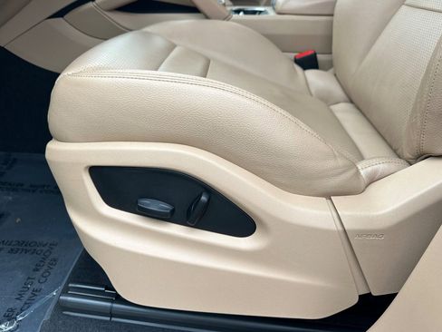 Used 2023 Porsche Cayenne image 14