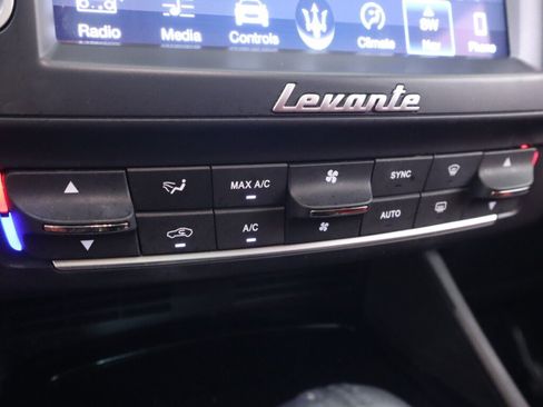 Used 2018 Maserati Levante GranSport AWD/4WD image 24