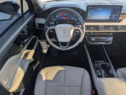 Used 2025 Lincoln Corsair Reserve w/ Jet Appearance Package image 15