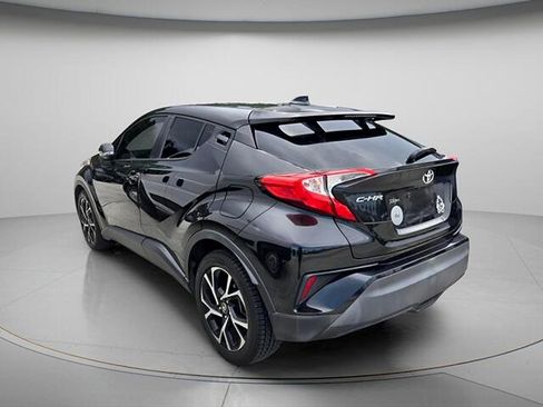 Used 2019 Toyota C-HR XLE FWD image 7