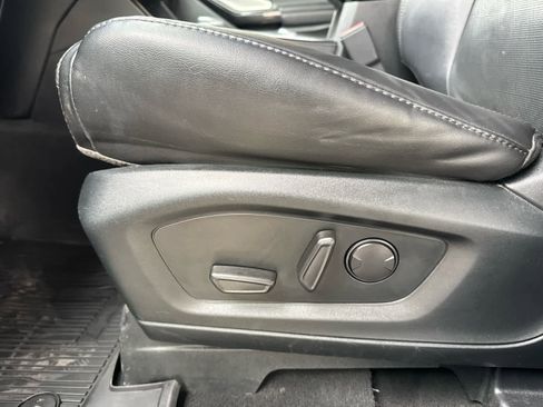 Used 2022 Ford Explorer Platinum w/ Equipment Group 601A image 12