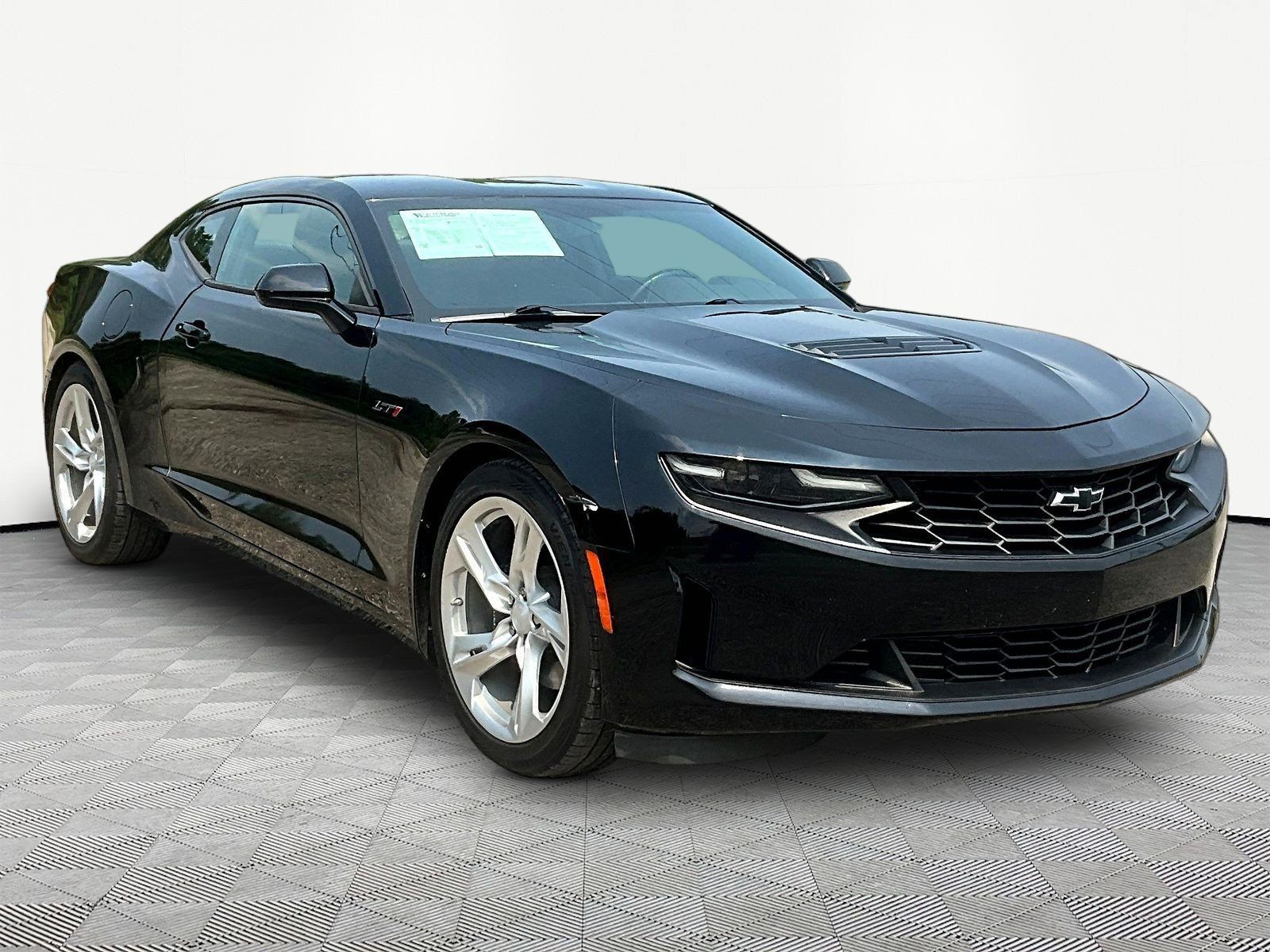 Used 2021 Chevrolet Camaro LT RWD image 3