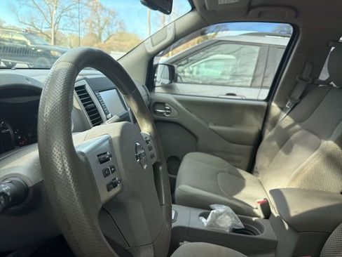 Used 2020 Nissan Frontier SV w/ Midnight Edition Floor Mats image 22