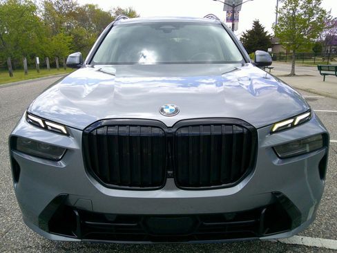 Used 2023 BMW X7 xDrive40i AWD/4WD image 29