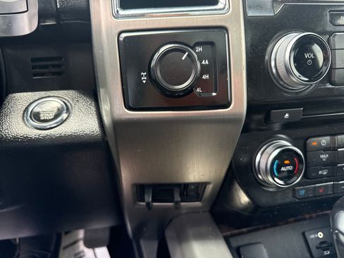 Used 2015 Ford F150 Platinum w/ Equipment Group 701A Luxury AWD/4WD image 43