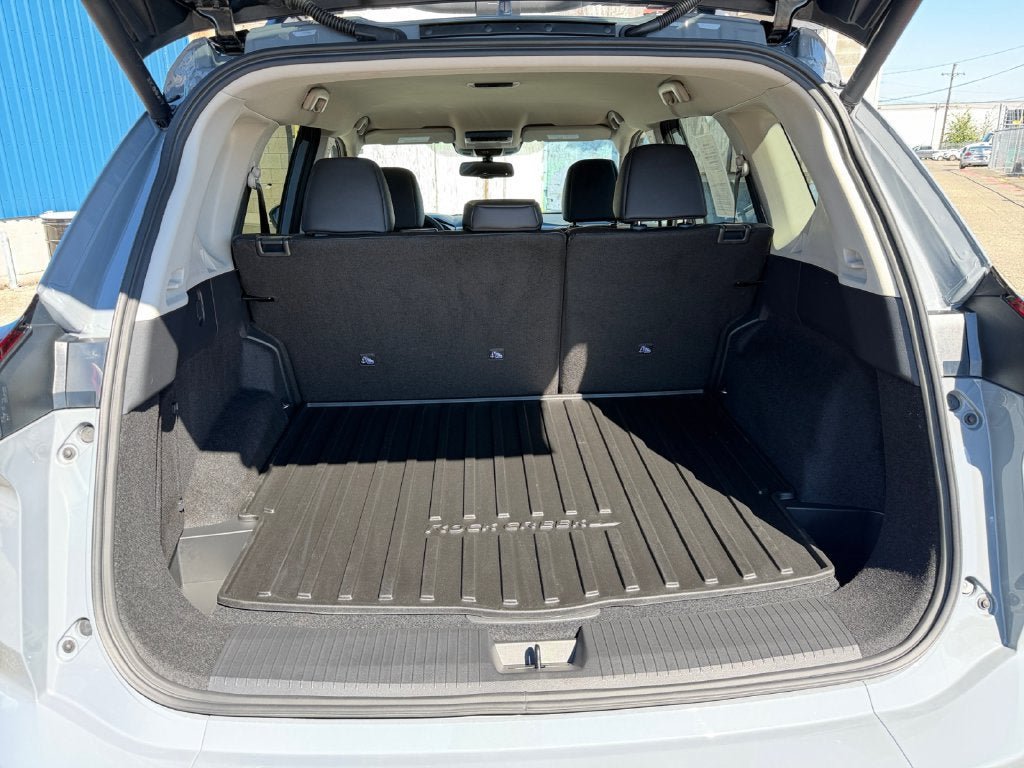 Used 2025 Nissan Rogue SV w/ Rock Creek Premium Package AWD/4WD image 22