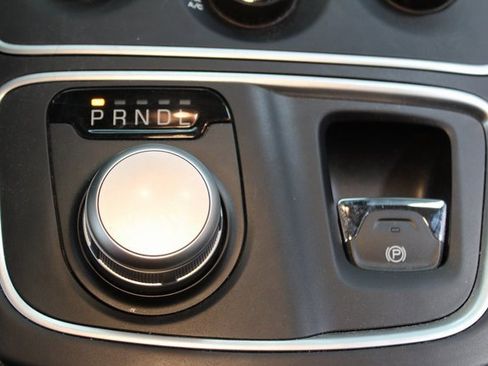 Used 2015 Chrysler 200 LX image 24