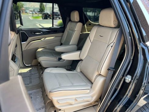 Used 2021 Cadillac Escalade Premium Luxury AWD/4WD image 26