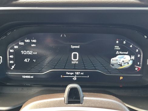 Used 2024 GMC Yukon XL Denali w/ Denali Reserve Package image 39