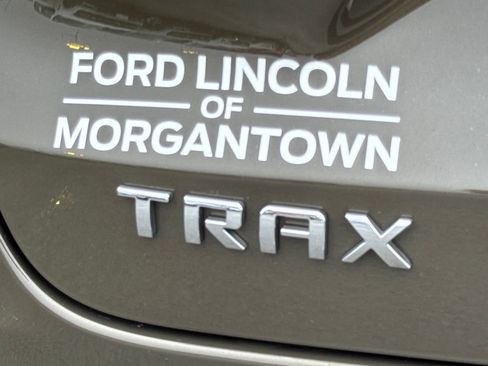 Used 2024 Chevrolet Trax LT w/ Sunroof Package image 22