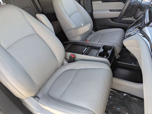 Certified 2024 Honda Odyssey Touring image 8