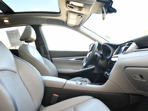 Used 2023 INFINITI QX50 Luxe image 29