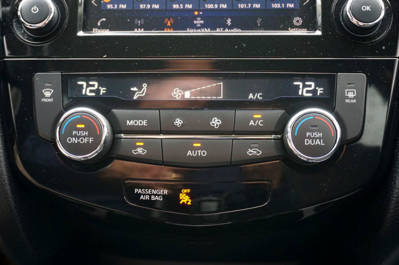 Used 2018 Nissan Rogue SV w/ Premium Package AWD/4WD image 14