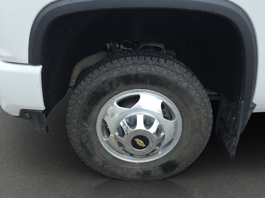 Used 2020 Chevrolet Silverado 3500 High Country w/ Snow Plow Prep/Camper Package AWD/4WD image 4