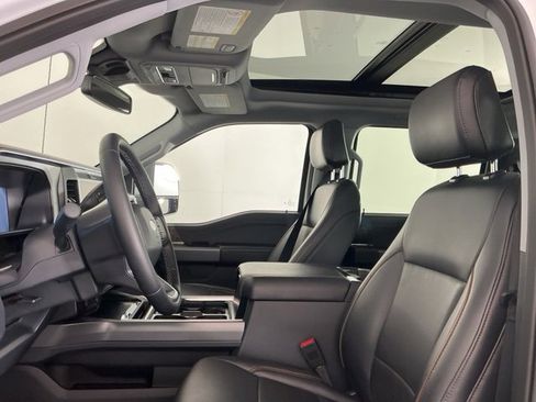 Certified 2025 Ford F450 Lariat w/ FX4 Off-Road Package image 17