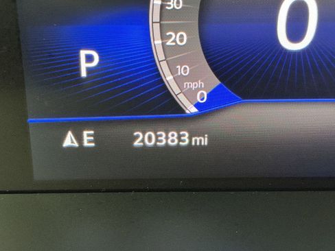 Used 2025 Volkswagen Jetta SE FWD image 19