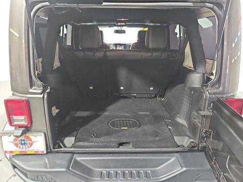 Used 2017 Jeep Wrangler Unlimited Rubicon AWD/4WD image 21