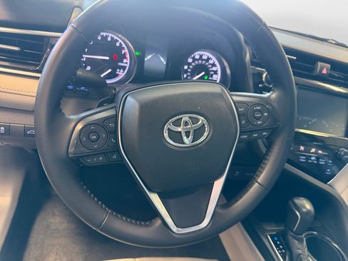 Used 2018 Toyota Camry SE w/ Moonroof Package FWD image 13