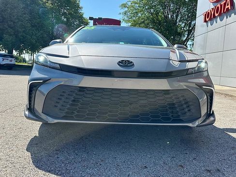 Certified 2025 Toyota Camry SE FWD image 8