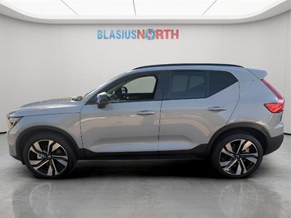 Used 2025 Volvo XC40 B5 Plus
