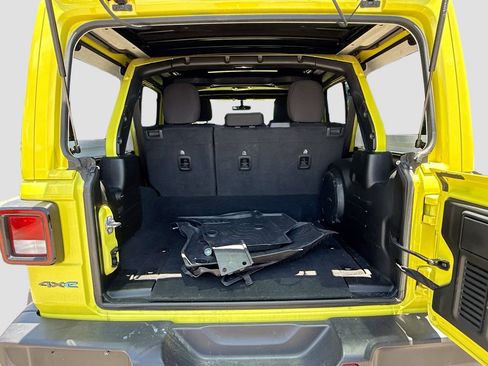 Used 2023 Jeep Wrangler Unlimited w/ Sun & Screen Package AWD/4WD image 30