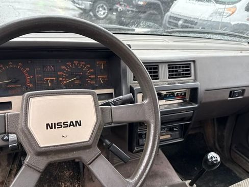 Used 1987 Nissan Pickup SE image 15