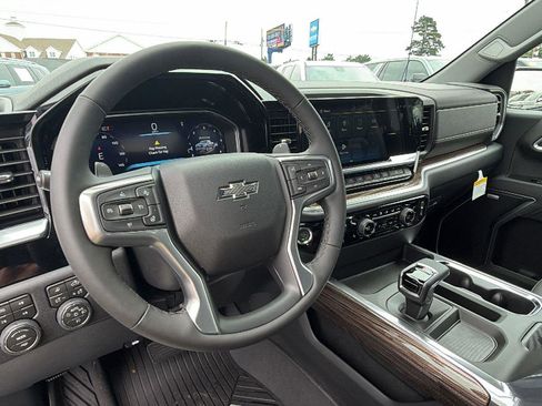 New 2026 Chevrolet Silverado 1500 RST w/ RST All Star Premium Package AWD/4WD image 4